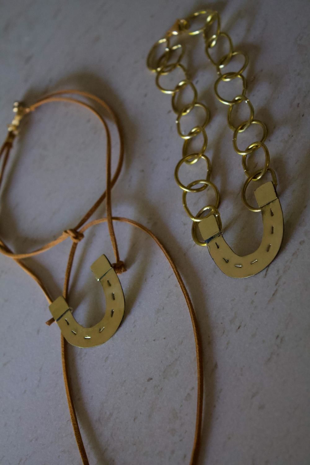 Collar Herradura bronce 